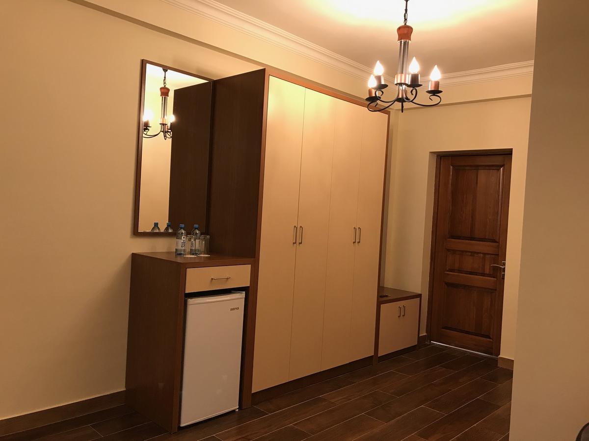 Hotel Plaza Viktoria Gyumri Extérieur photo