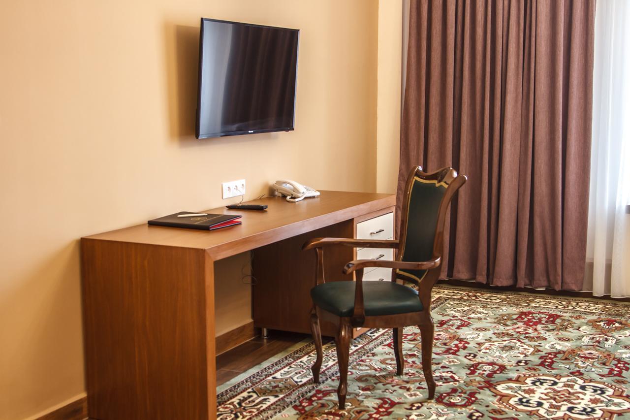 Hotel Plaza Viktoria Gyumri Extérieur photo
