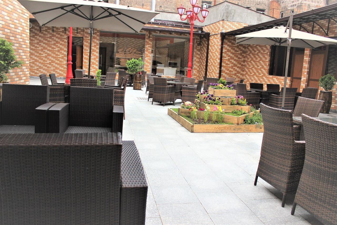 Hotel Plaza Viktoria Gyumri Extérieur photo